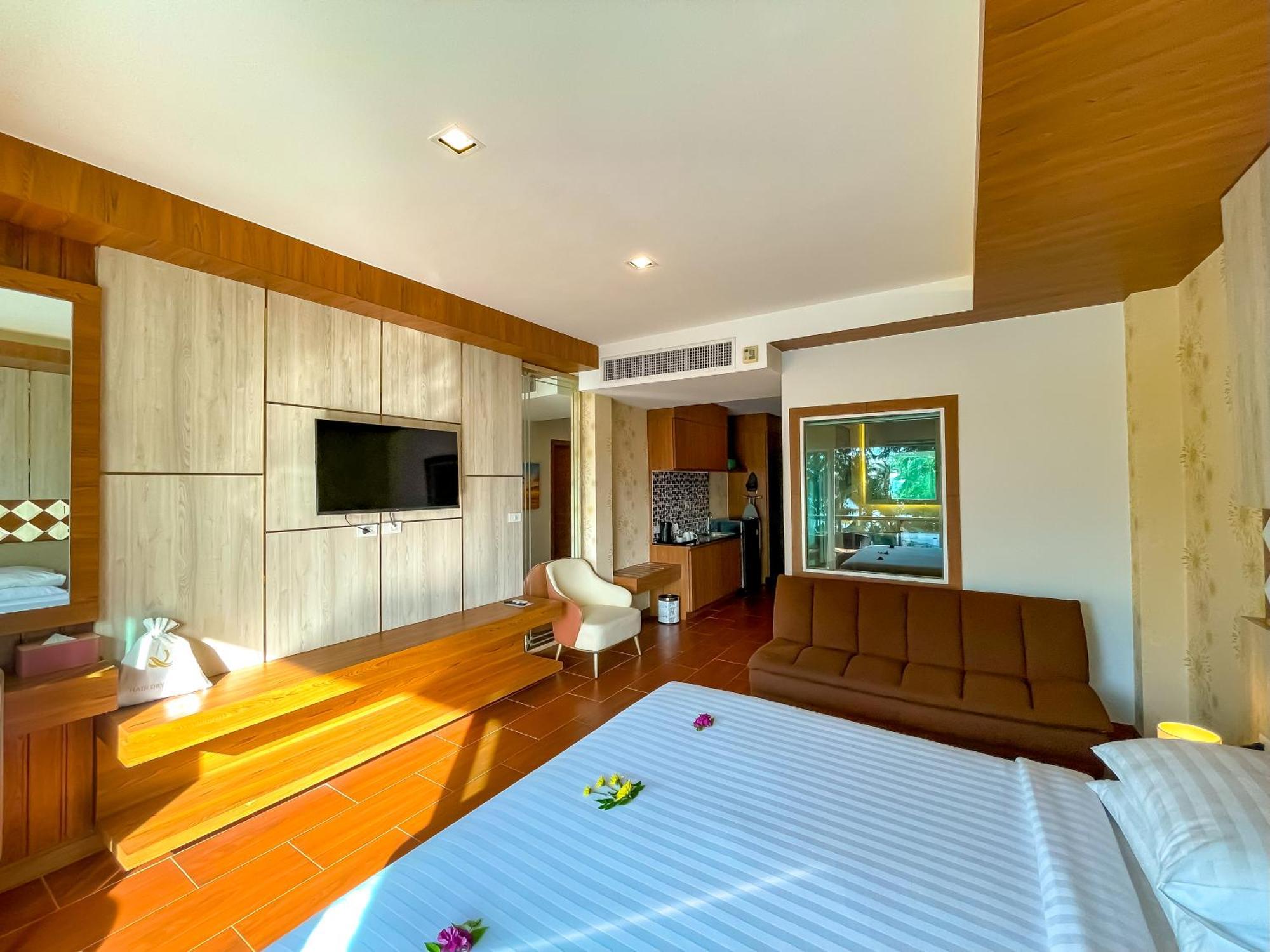 Quality Beach Resorts And Spa Patong Eksteriør bilde